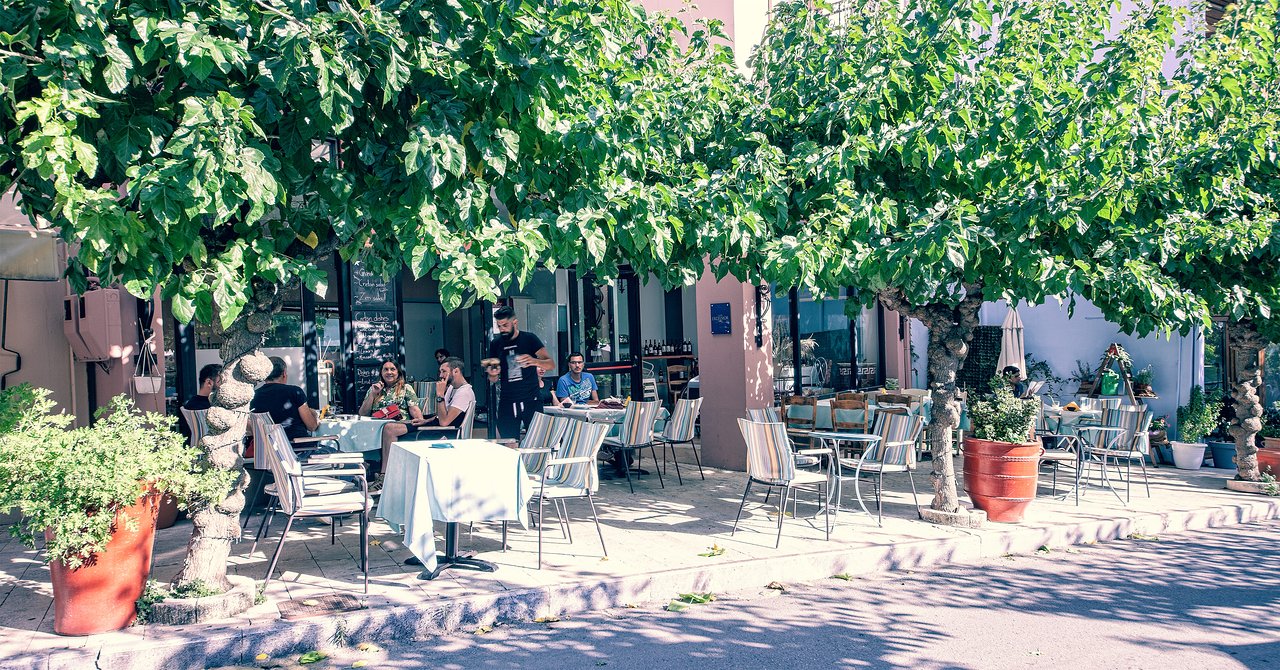https://media-cdn.tripadvisor.com/media/photo-m/1280/19/68/cc/f3/our-outdoor-seating-area.jpg